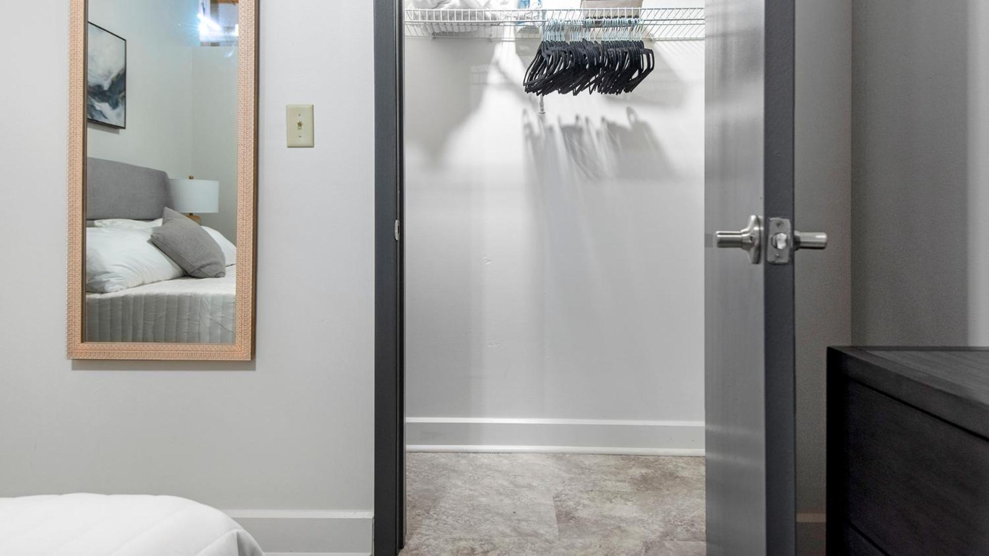 Six Cord Apartments By Barsala Saint Louis Room photo
